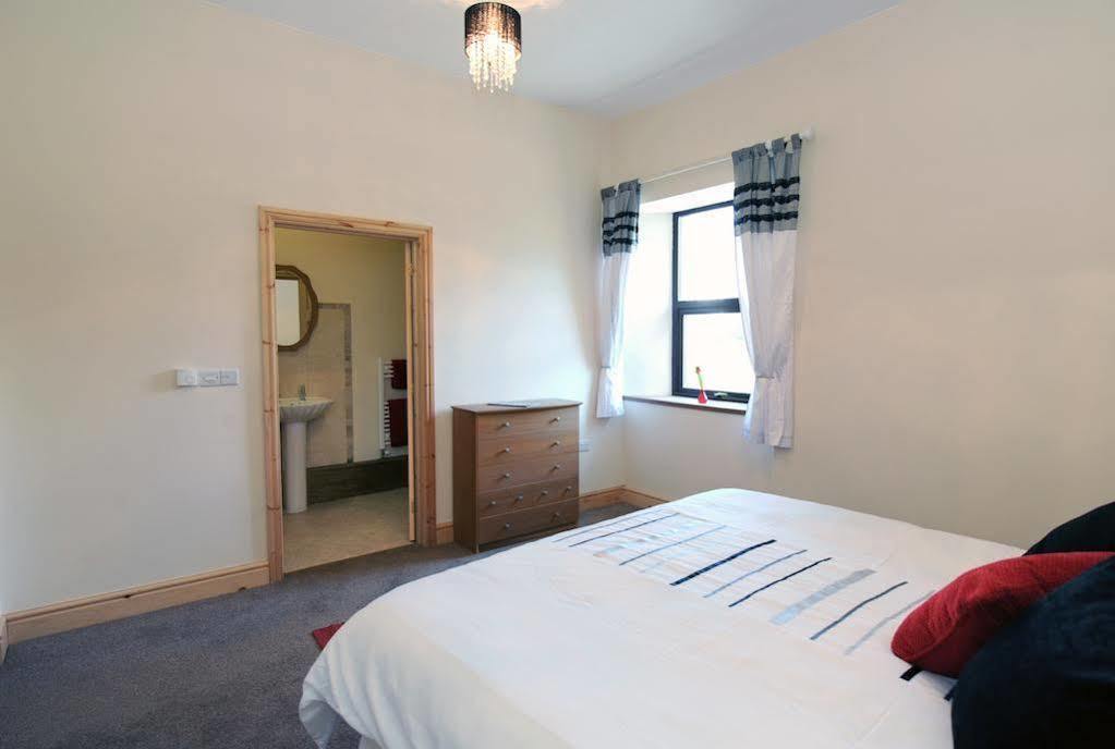 Old Police House Bed and Breakfast Haverfordwest Buitenkant foto